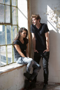 The feel good v-neck | Tee Shirt publicitaire pour femme 3